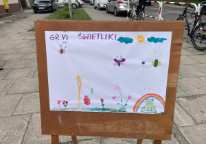 Obraz wiosennej łąki w wykonaniu grupy Świetliki