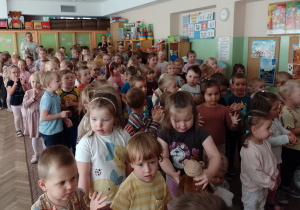 Dzieci podczas koncertu