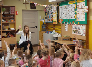 Pani doktor i dzieci podczas spotkania