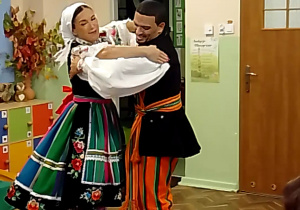 Para tancerzy podczas tańca