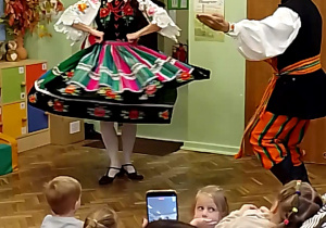 Para tancerzy podczas tańca