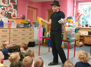 Pokaz iluzjonistyczno - muzyczny