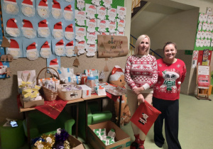 Pani Gosia i pani Ania podczas loterii