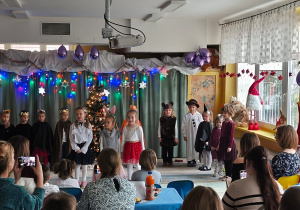 Dzieci podczas występów