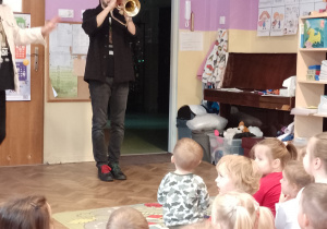 Pan Jacek gra na flugelhorn