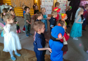 Dzieci podczas zabawy