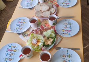 Stół wielkanocny w grupie Motylki