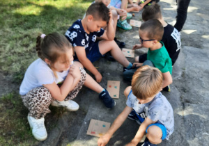 Dzieci podczas zabawy