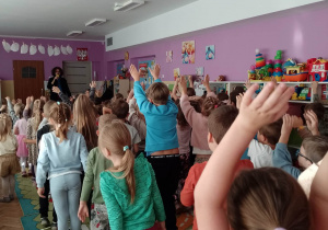 Dzieci podczas koncertu